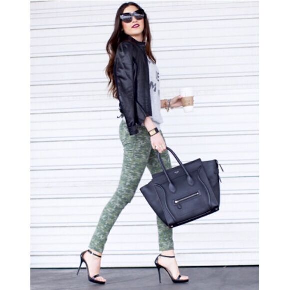 Rag & Bone Skinny Low Rise Jeans in Green Digital Graphic Camo Print, Size 25 - Picture 3 of 16